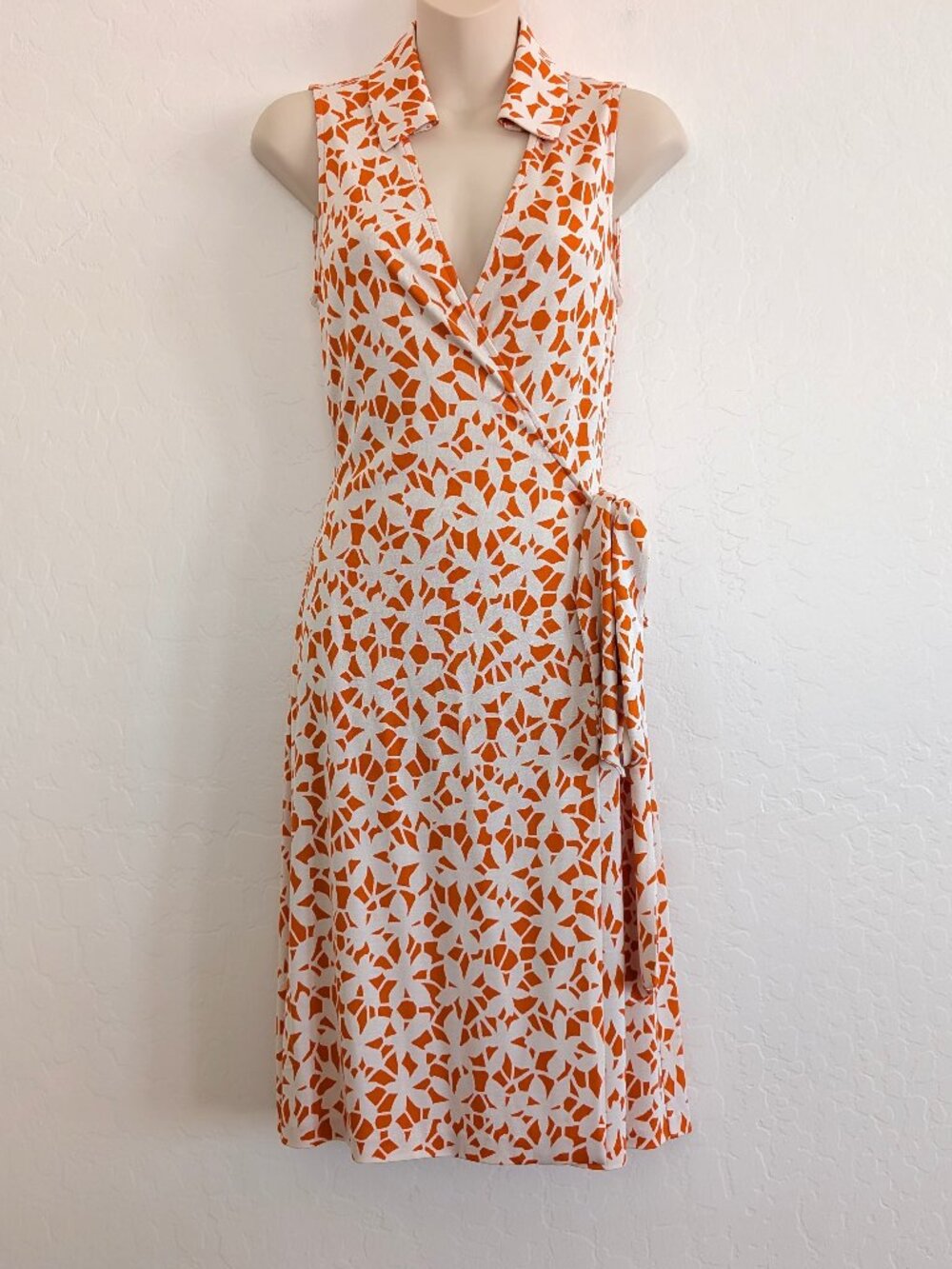 DIAN VON FURSTENBERG Dress 6 Orange Floral Silk Wrap Stretch Sleeveless Classic